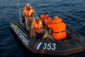 Российские пограничники задержали украинское судно у берегов Крыма